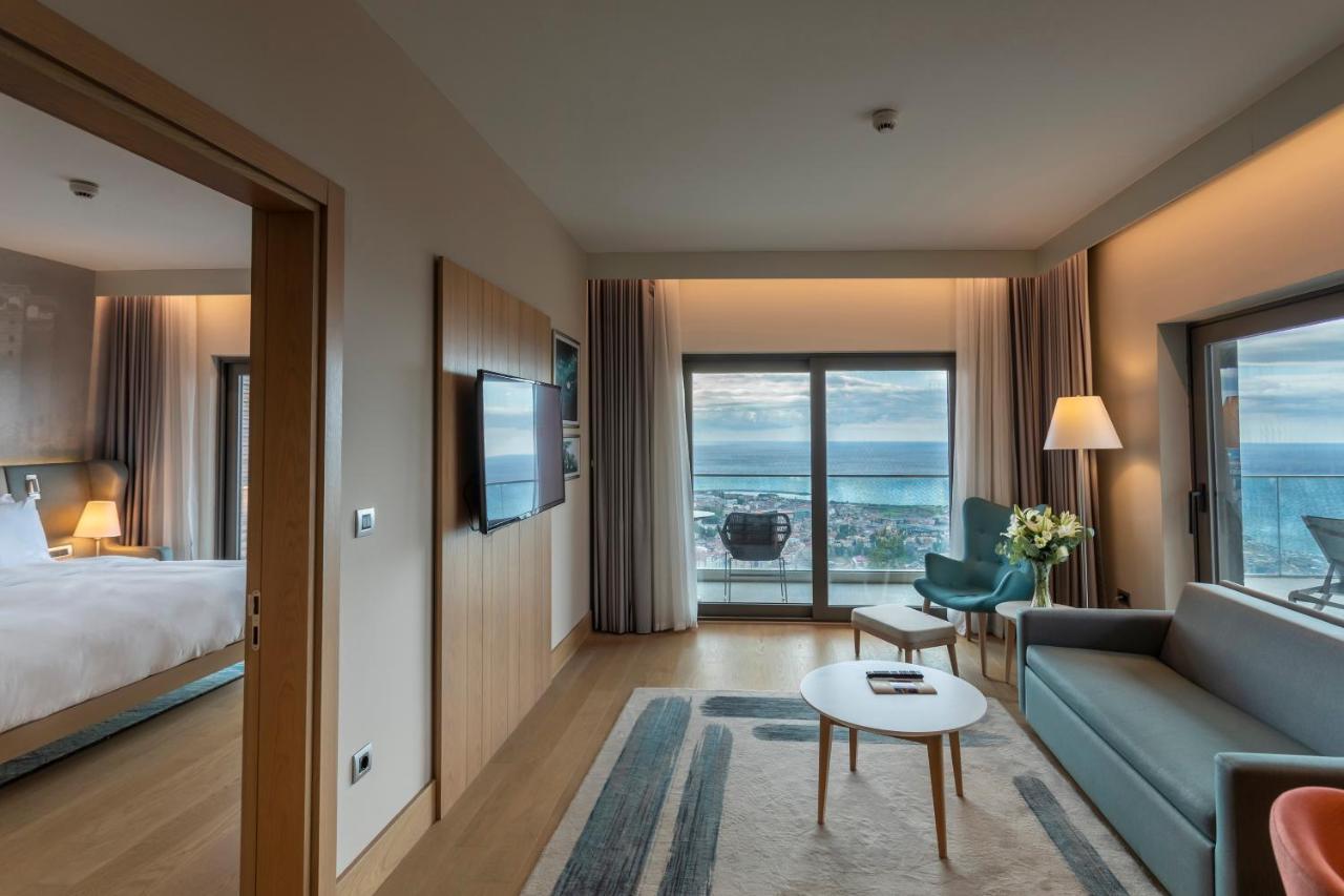 Radisson Blu Hotel Trabzon Ngoại thất bức ảnh Suite at the hotel
