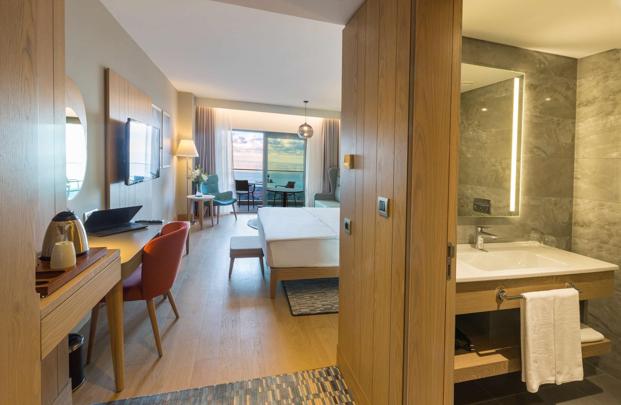 Radisson Blu Hotel Trabzon Ngoại thất bức ảnh A room at the hotel