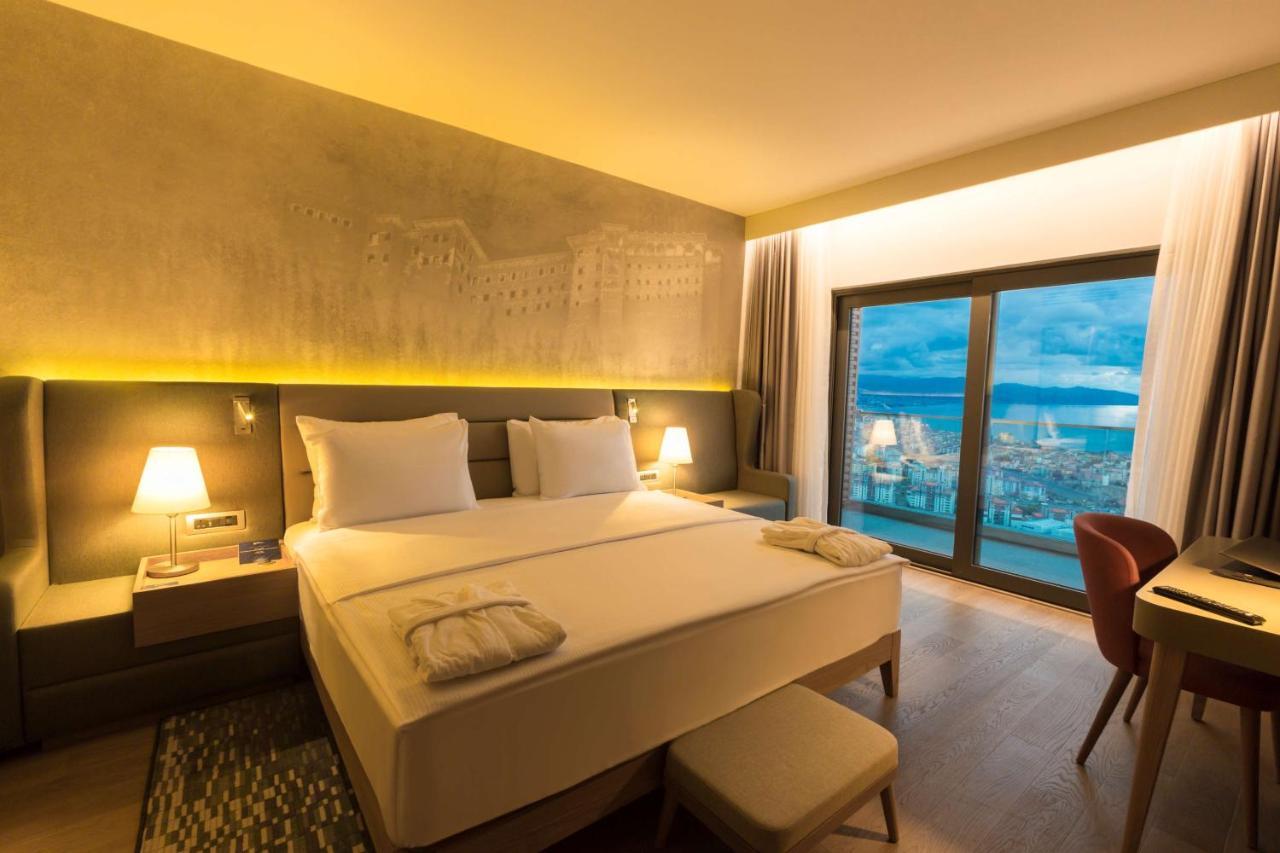 Radisson Blu Hotel Trabzon Ngoại thất bức ảnh A room at the hotel